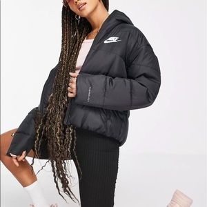 NWT Nike Repel synthetic-full puffer jacket size medium!